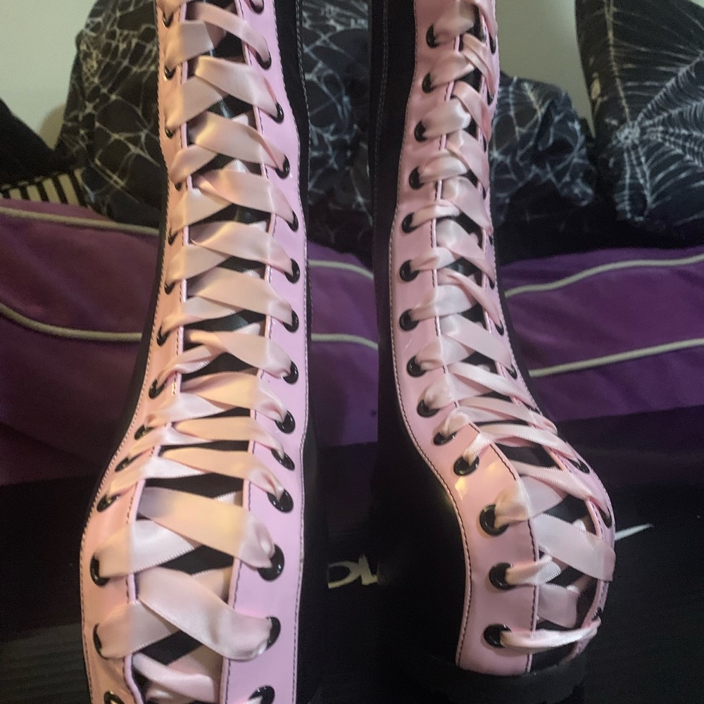 Current Mood Made For Walking Platform Boots - Picture 10 of 11